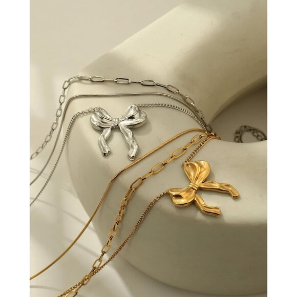 Sophisticated Bow Pendant Layered Necklaces for Women – Gift Ready Elegance - Picture 6 of 6
